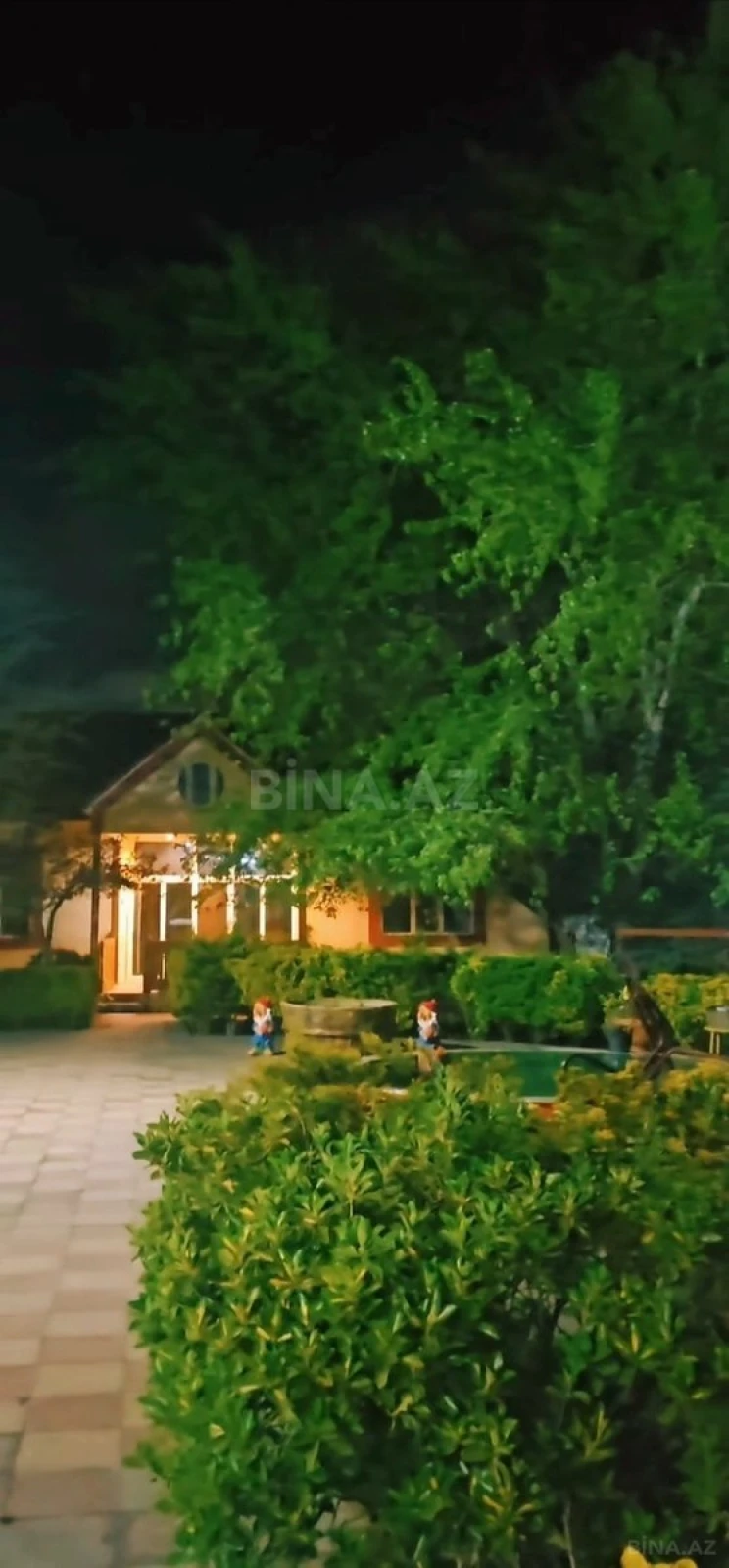 Satılır 9 otaqlı həyət evi 420 m²