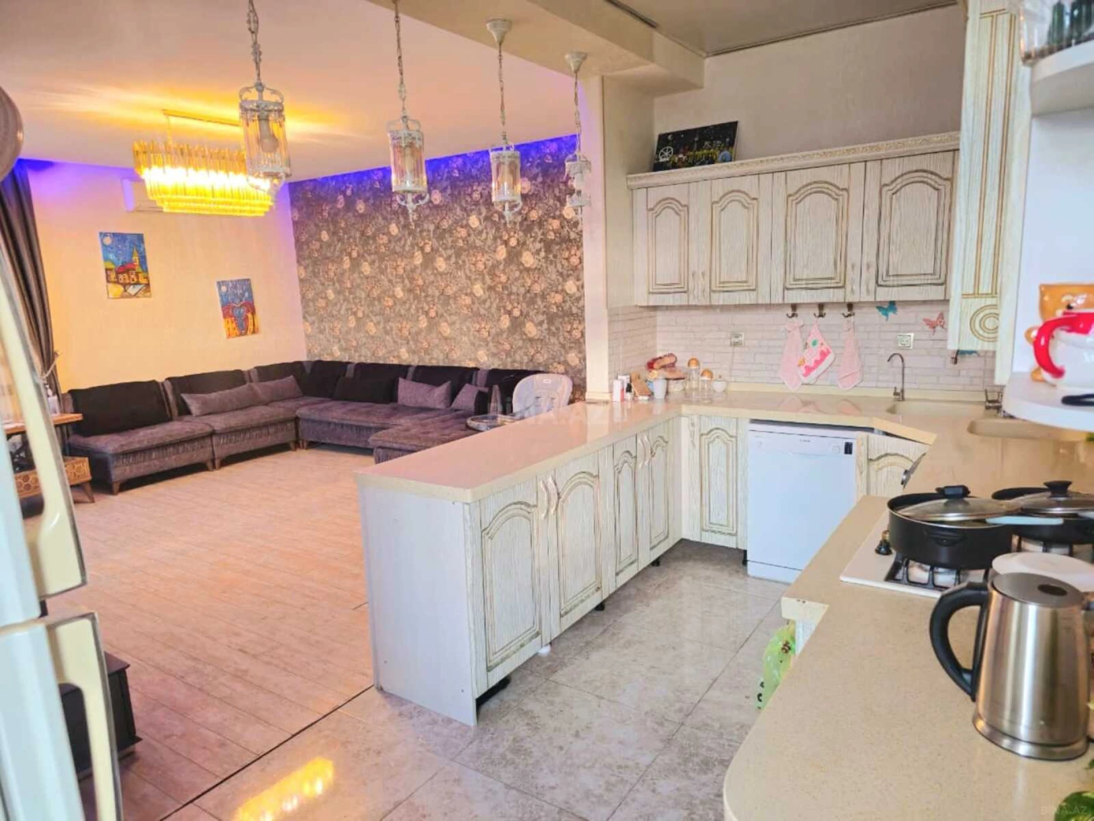 Satılır 3 otaqlı mənzil 129 m²