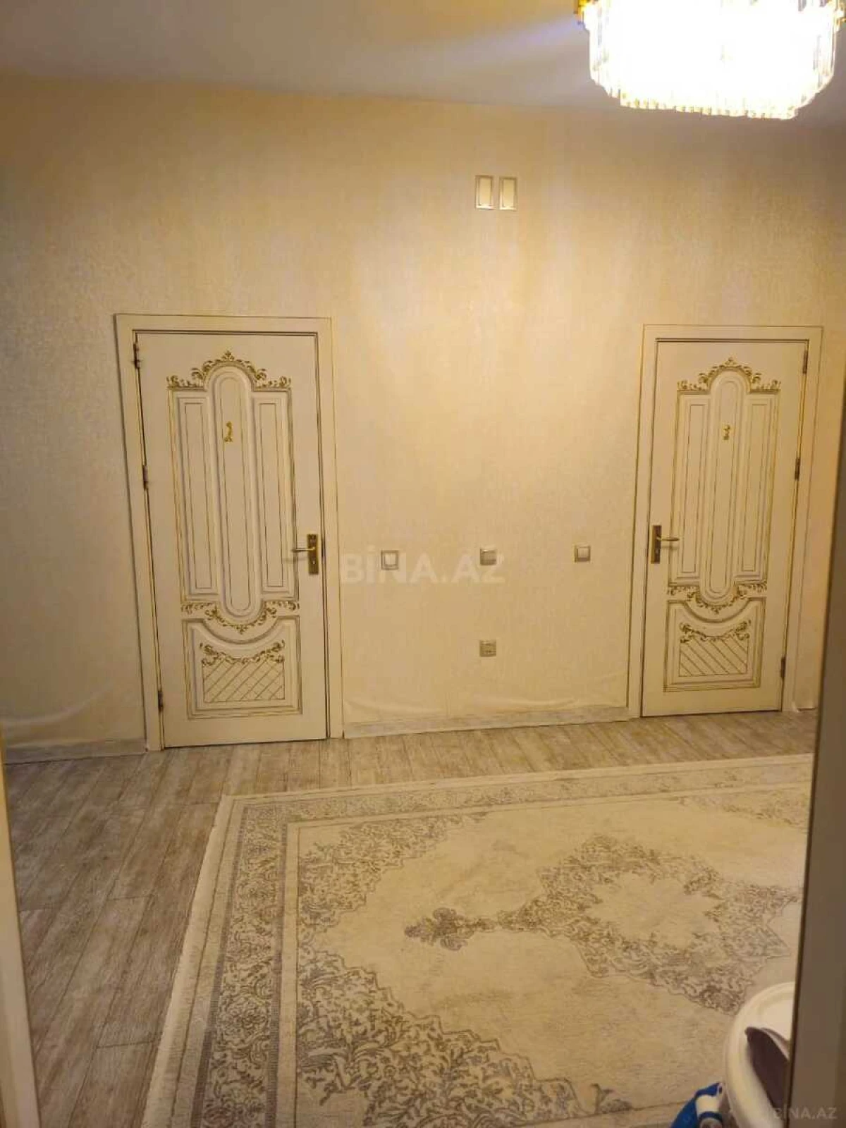 Satılır 3 otaqlı mənzil 129 m²