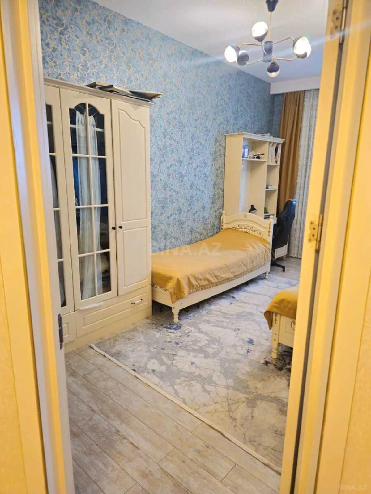 Satılır 3 otaqlı mənzil 129 m²