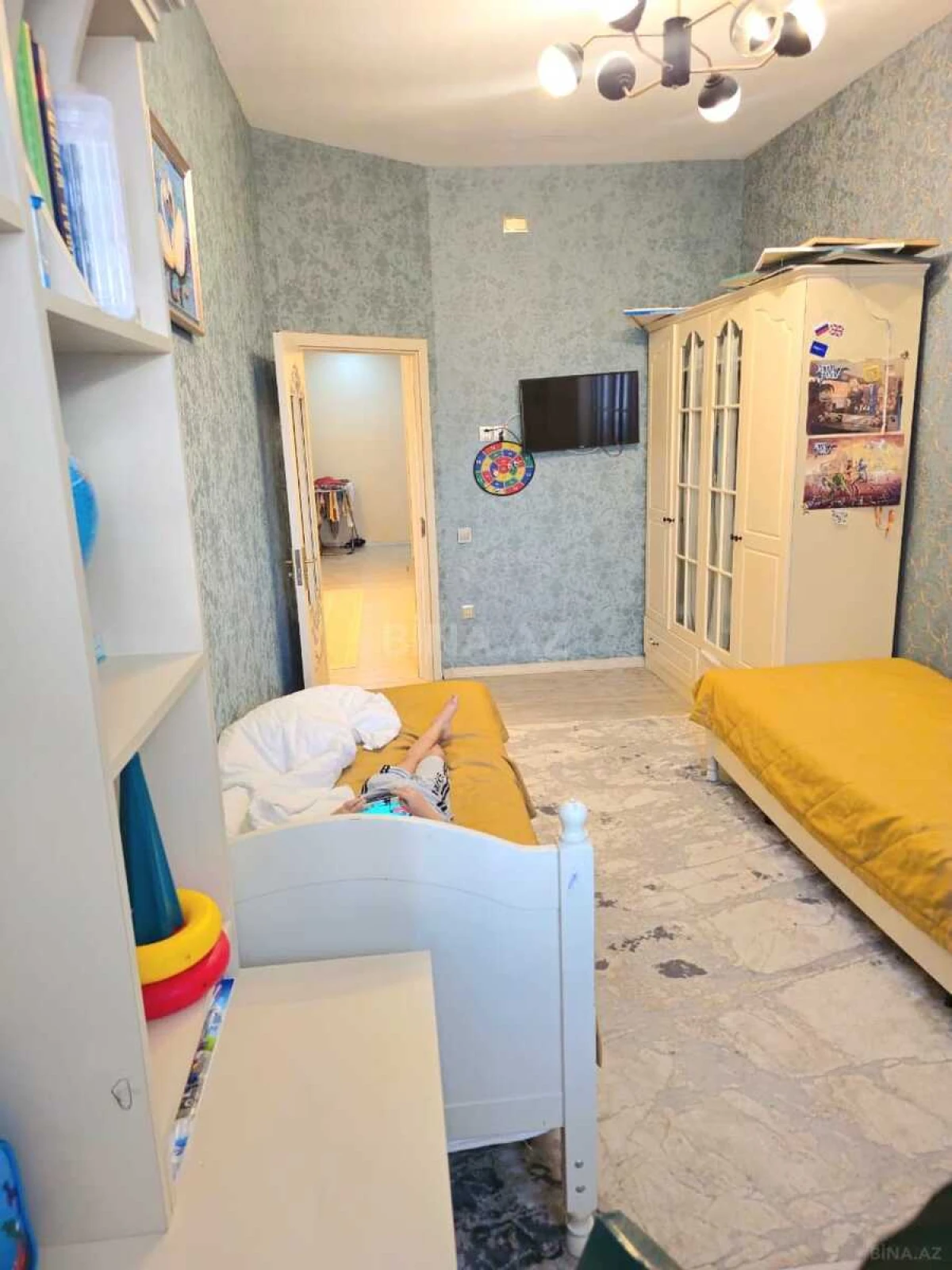 Satılır 3 otaqlı mənzil 129 m²
