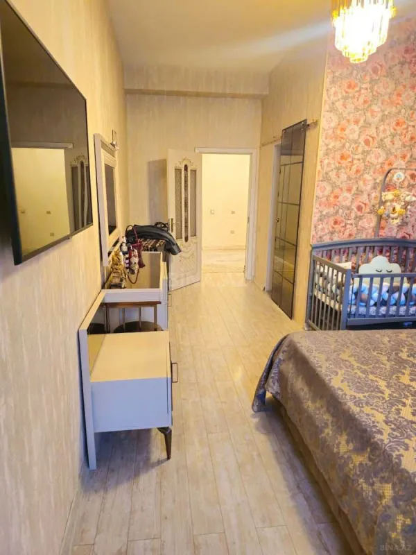 Satılır 3 otaqlı mənzil 129 m²