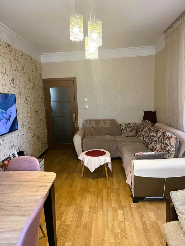 Satılır 2 otaqlı mənzil 70 m²