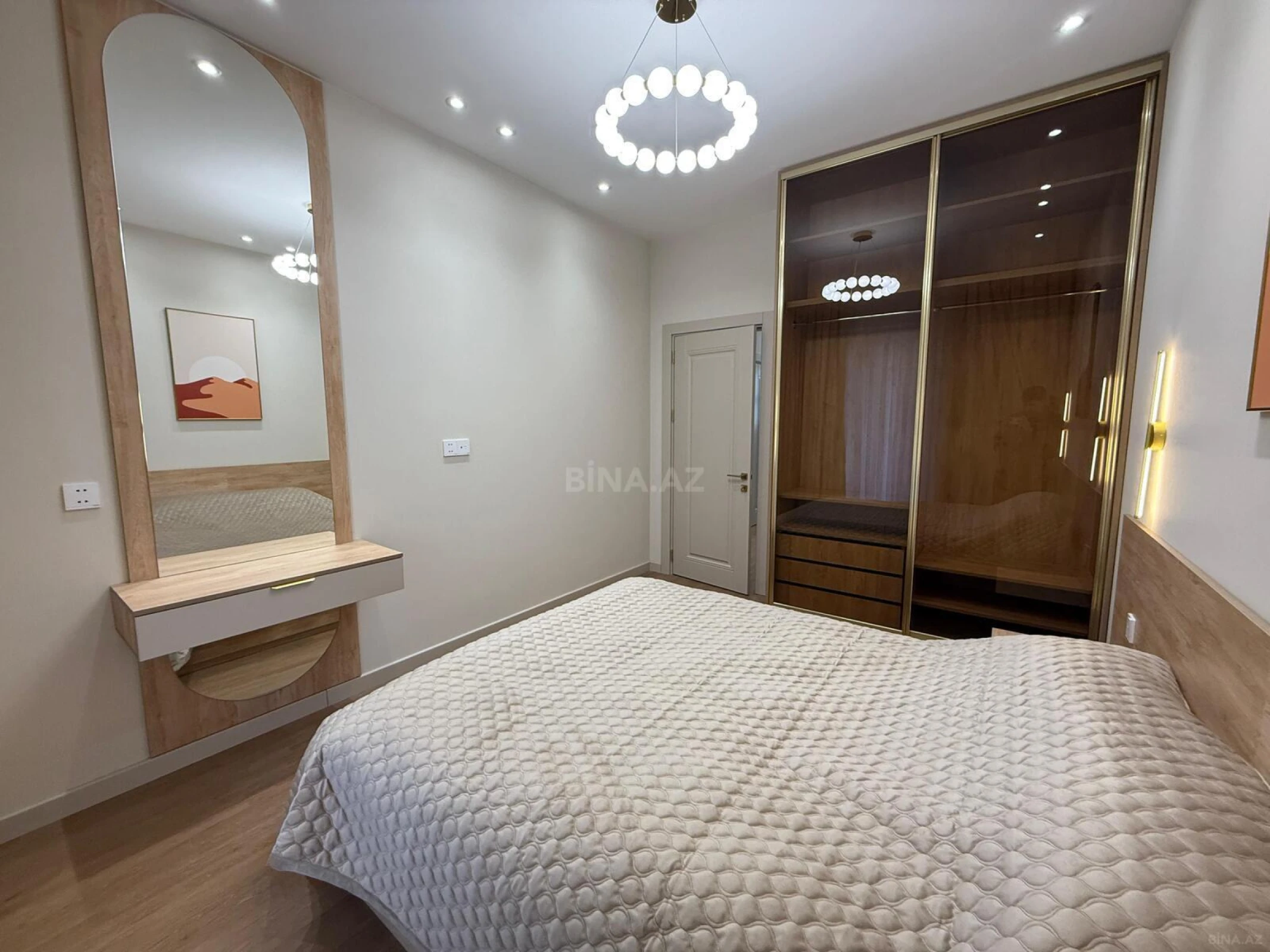 Kirayə verilir 2 otaqlı mənzil 70 m²
