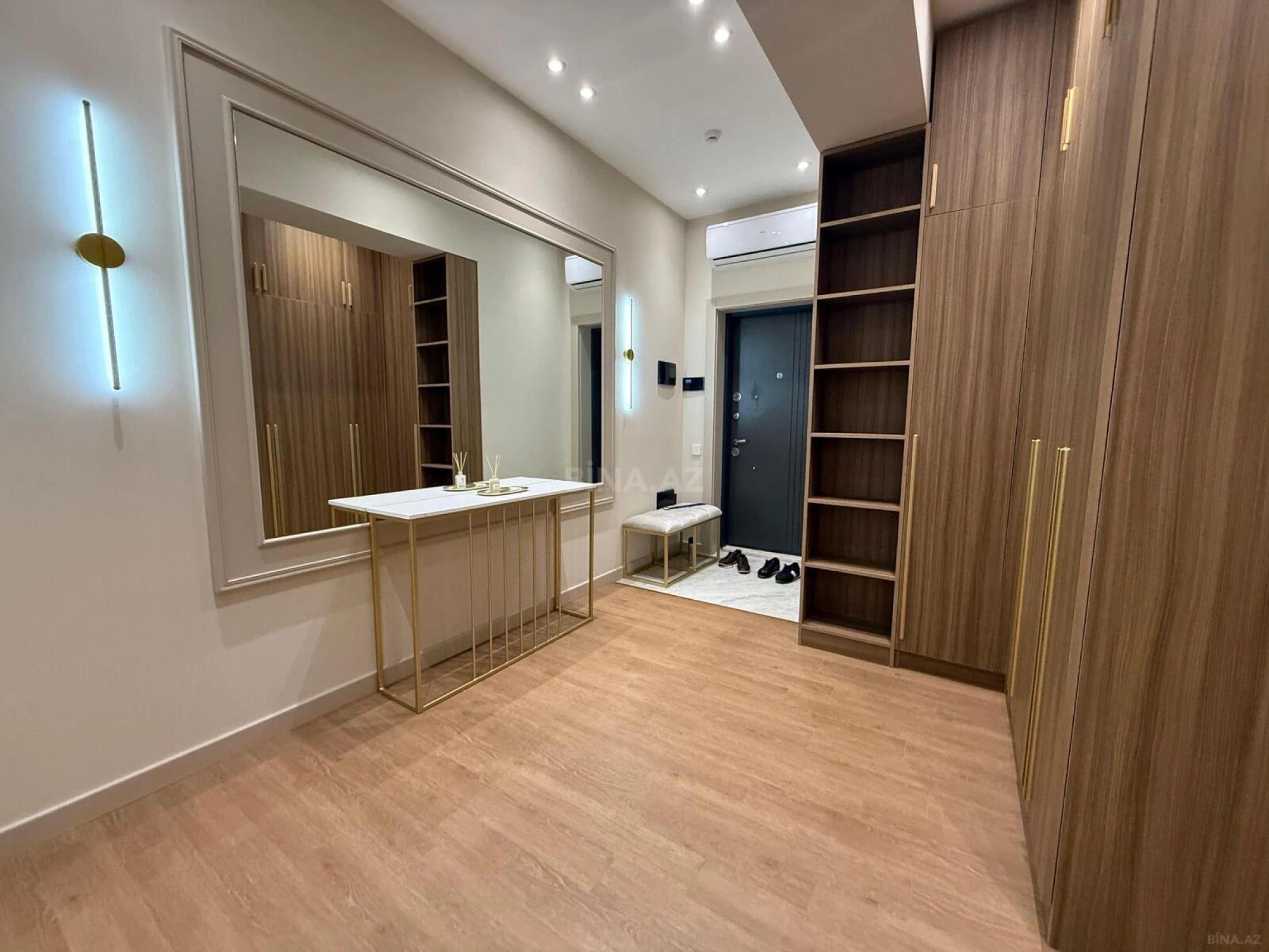 Kirayə verilir 2 otaqlı mənzil 70 m²
