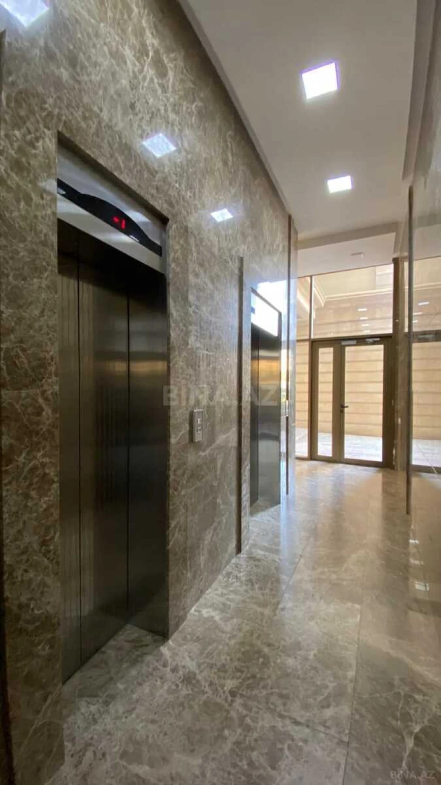 Satılır 3 otaqlı mənzil 104 m²
