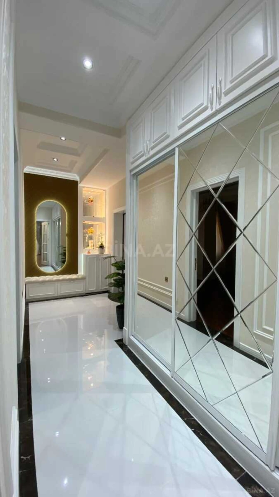 Satılır 3 otaqlı mənzil 104 m²