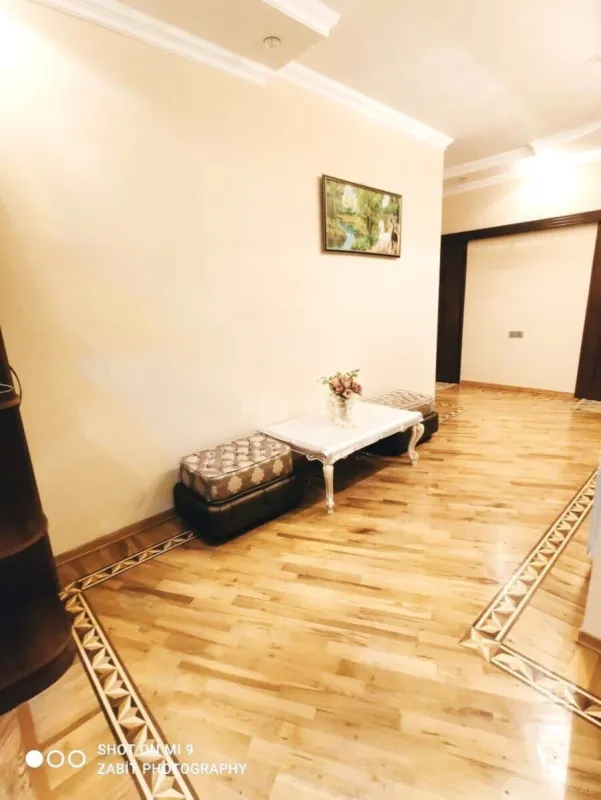Kirayə verilir 3 otaqlı mənzil 120 m²