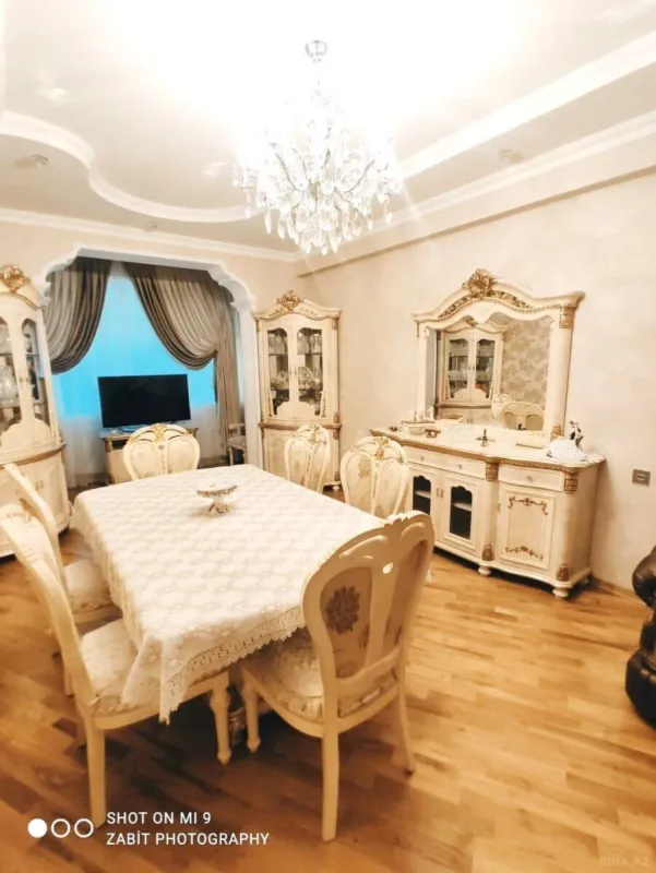 Kirayə verilir 3 otaqlı mənzil 120 m²