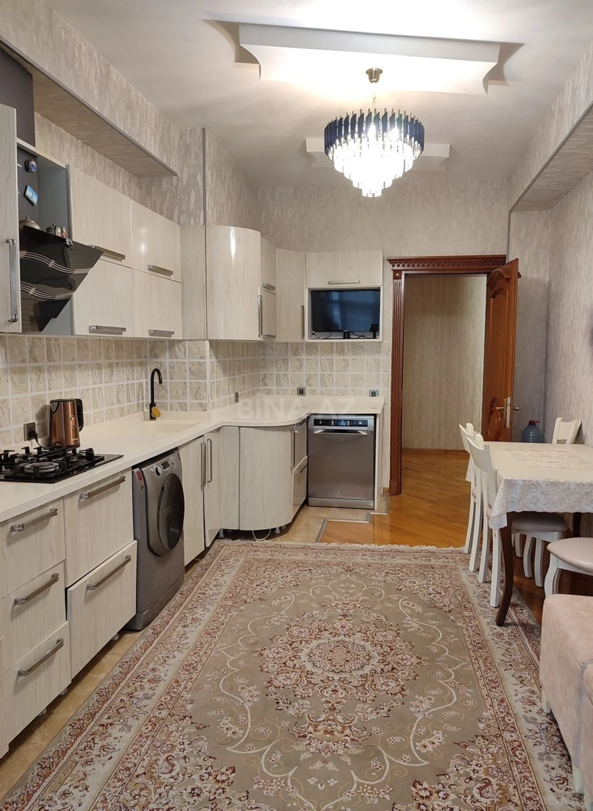 Satılır 3 otaqlı mənzil 125 m²