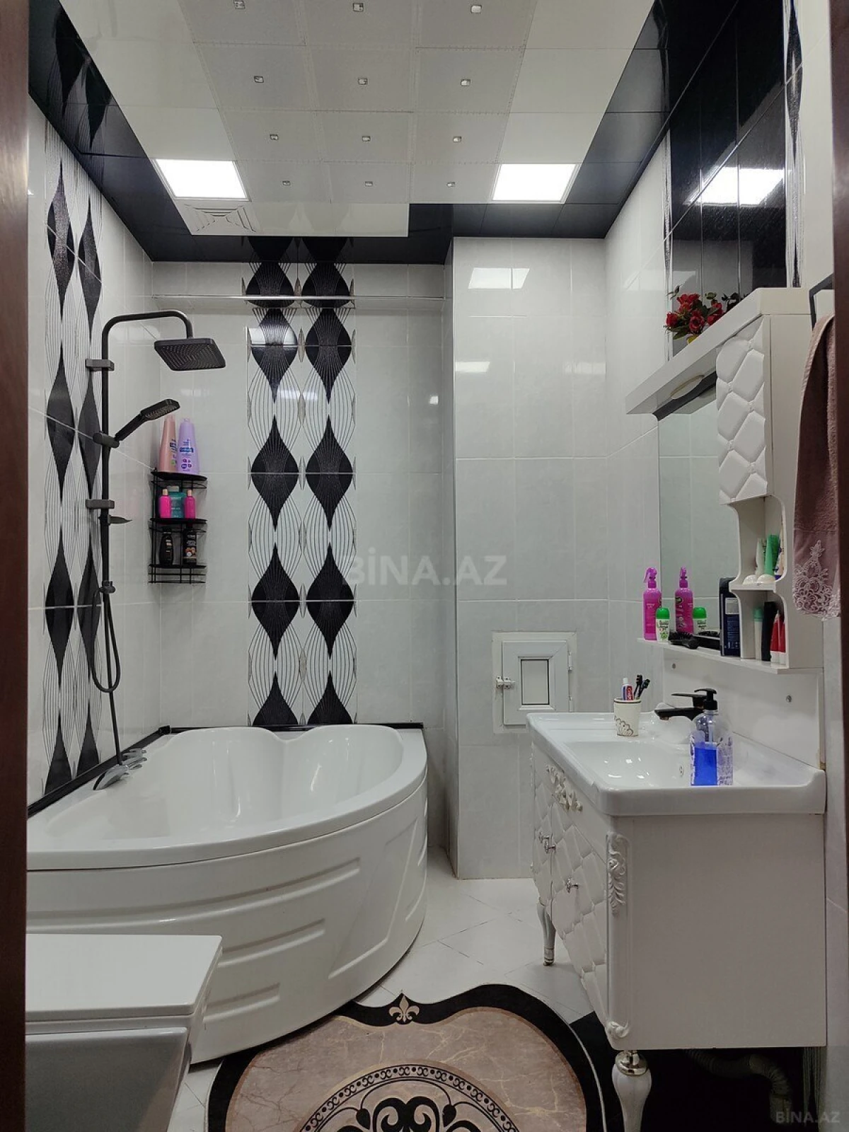 Satılır 3 otaqlı mənzil 125 m²