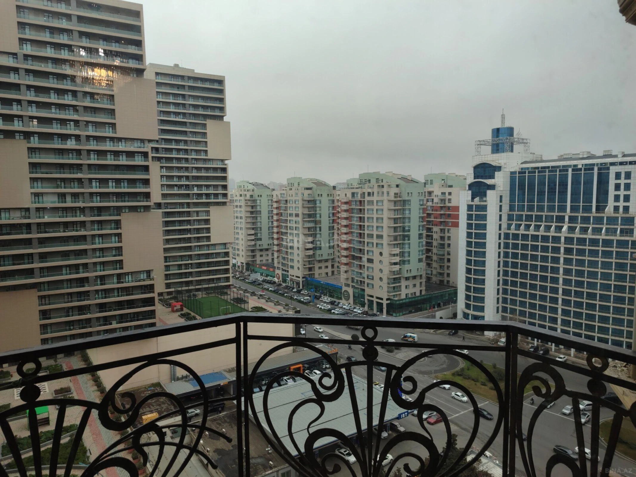 Satılır 3 otaqlı mənzil 125 m²