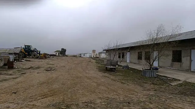 Satılır obyekt 2400 m²