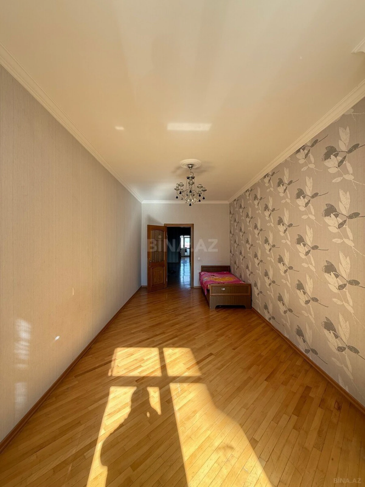 Kirayə verilir 3 otaqlı mənzil 170 m²