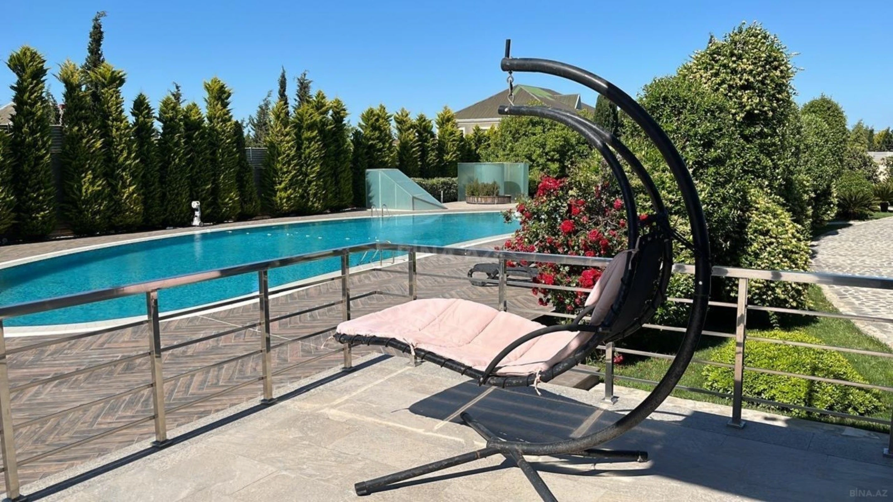 Kirayə verilir 8 otaqlı həyət evi 800 m²