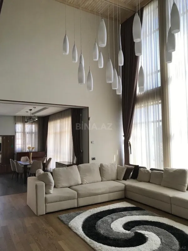 Kirayə verilir 8 otaqlı həyət evi 800 m²