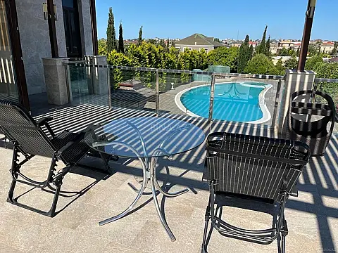 Kirayə verilir 8 otaqlı həyət evi 800 m²