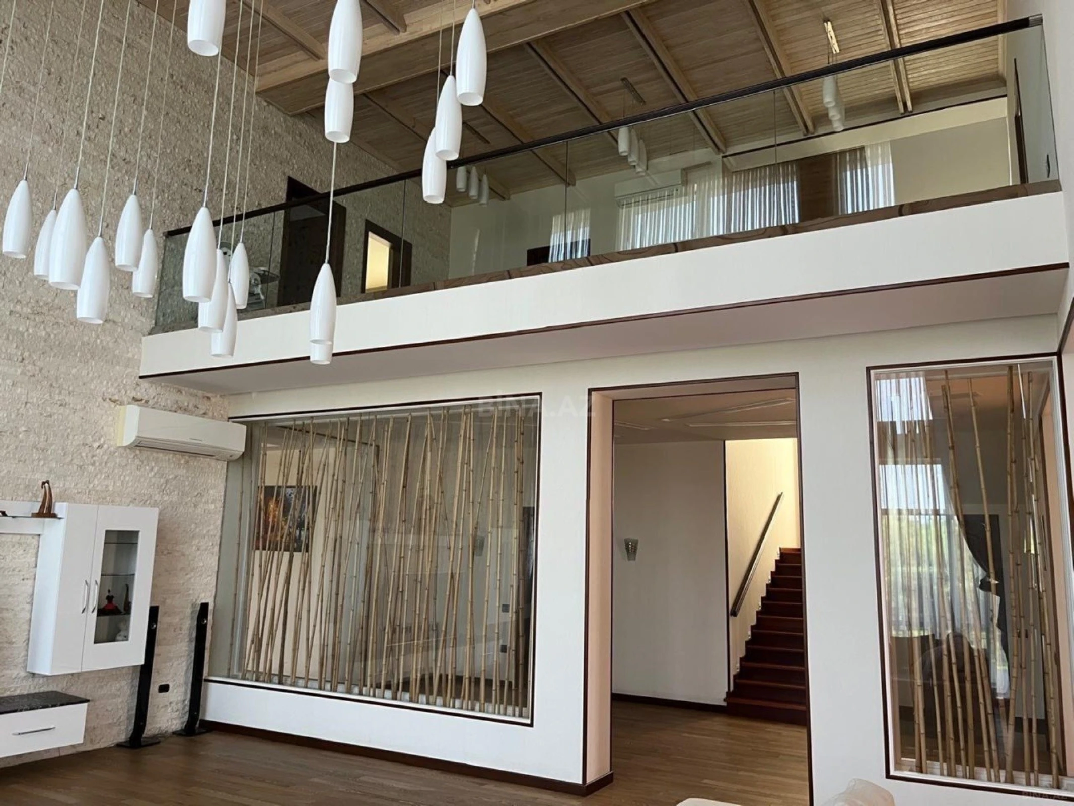 Kirayə verilir 8 otaqlı həyət evi 800 m²