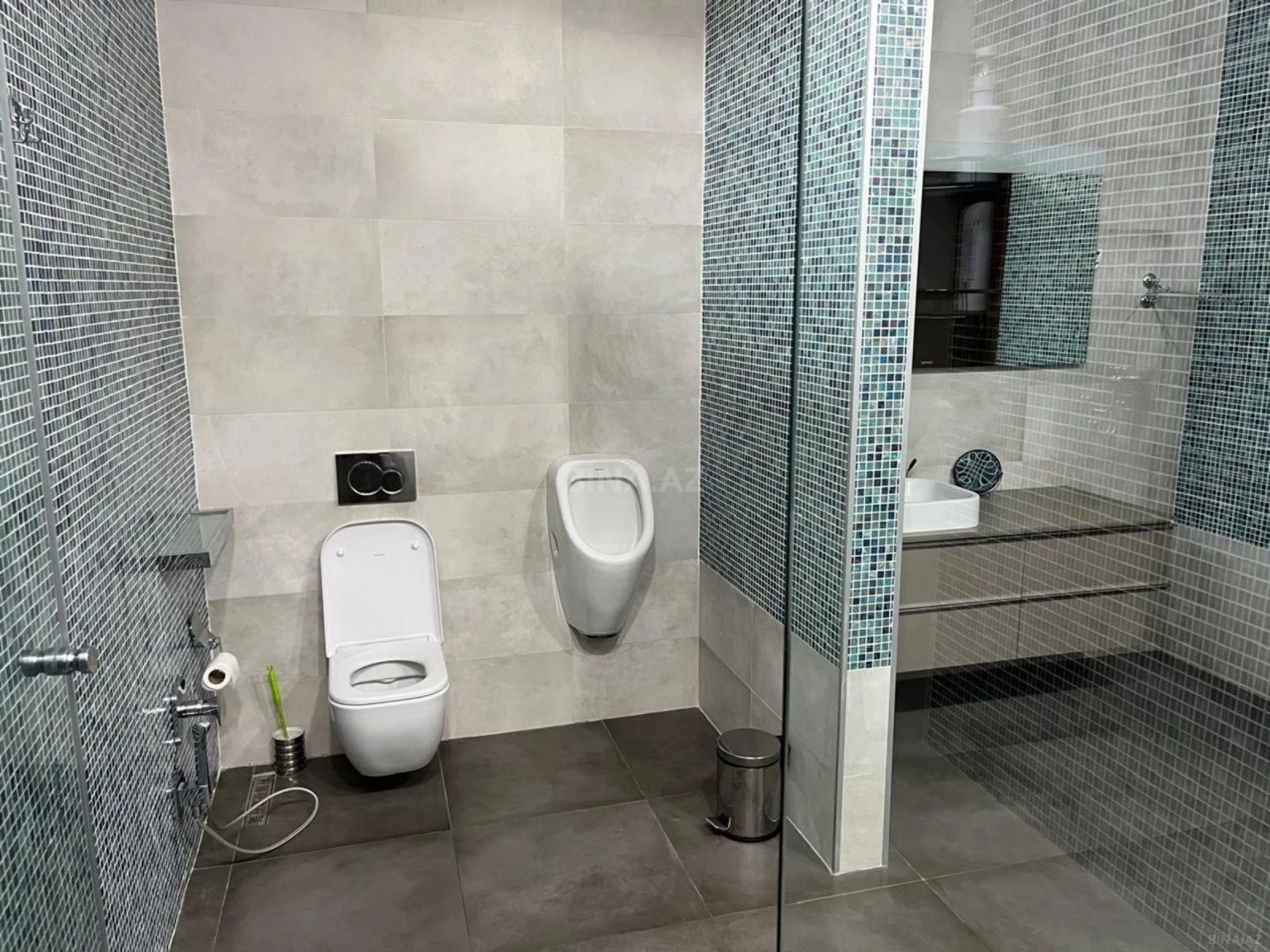 Kirayə verilir 8 otaqlı həyət evi 800 m²