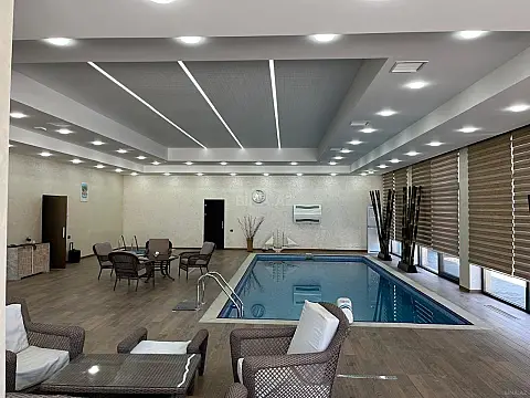 Kirayə verilir 8 otaqlı həyət evi 800 m²