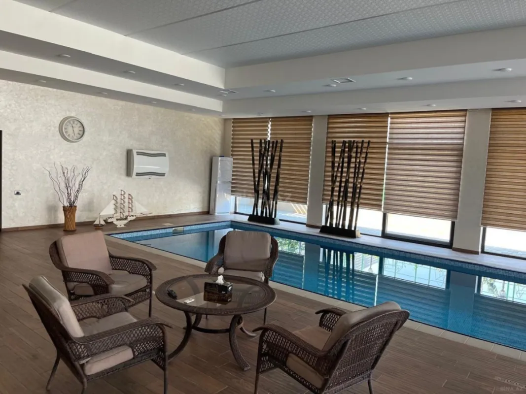 Kirayə verilir 8 otaqlı həyət evi 800 m²