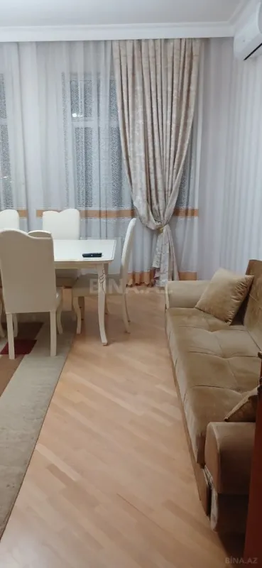 Kirayə verilir 2 otaqlı mənzil 90 m²