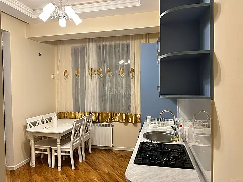 Kirayə verilir 2 otaqlı mənzil 65 m²