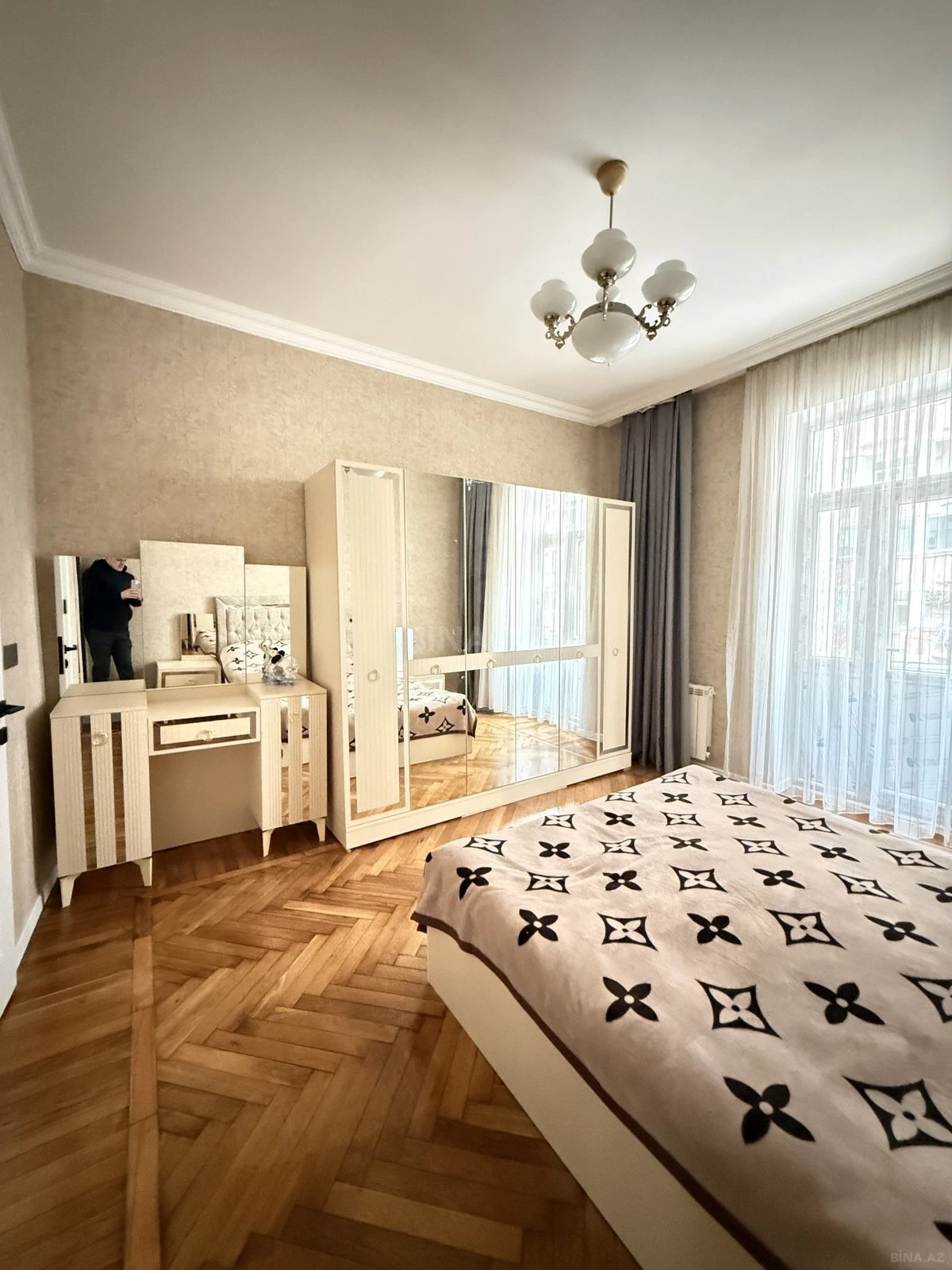 Kirayə verilir 2 otaqlı mənzil 65 m²