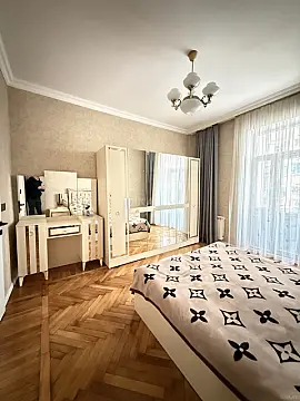 Kirayə verilir 2 otaqlı mənzil 65 m²