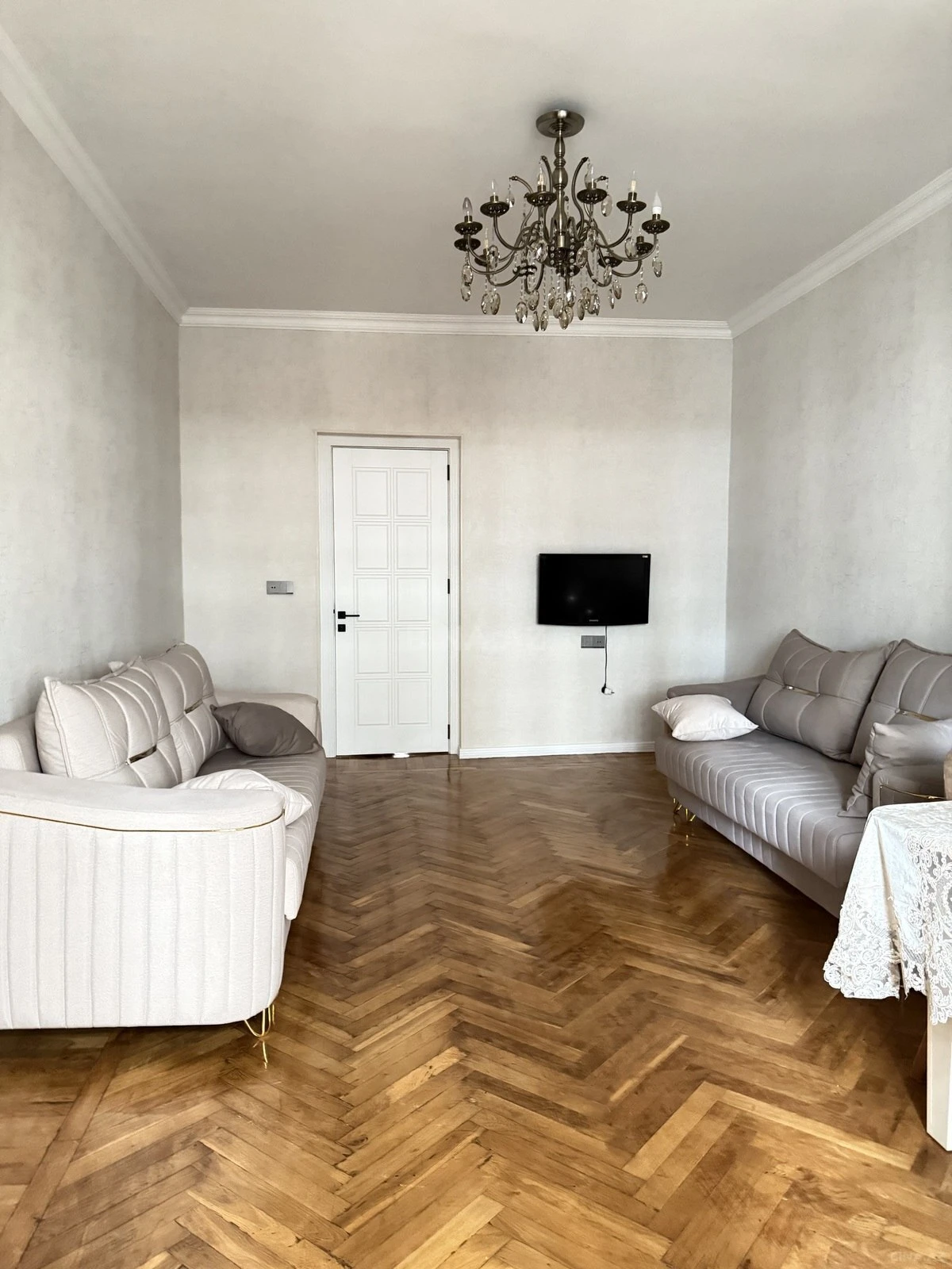 Kirayə verilir 2 otaqlı mənzil 65 m²