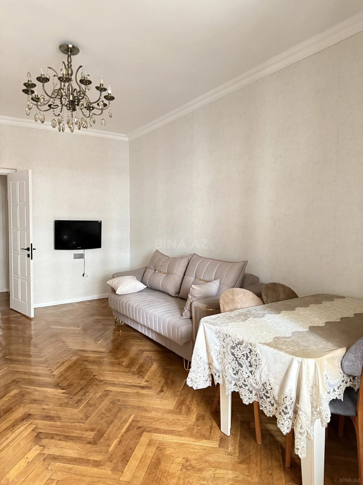 Kirayə verilir 2 otaqlı mənzil 65 m²