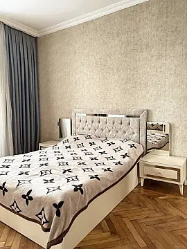 Kirayə verilir 2 otaqlı mənzil 65 m²