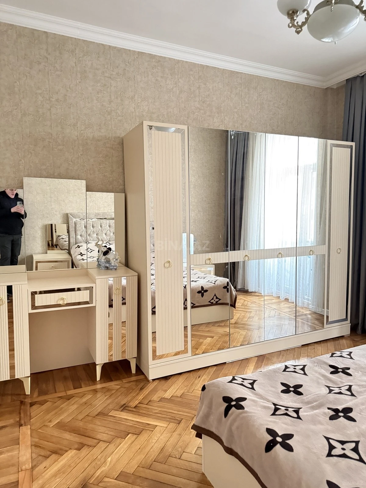 Kirayə verilir 2 otaqlı mənzil 65 m²