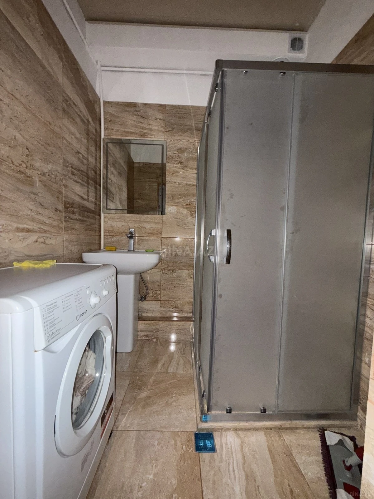 Kirayə verilir 2 otaqlı mənzil 65 m²