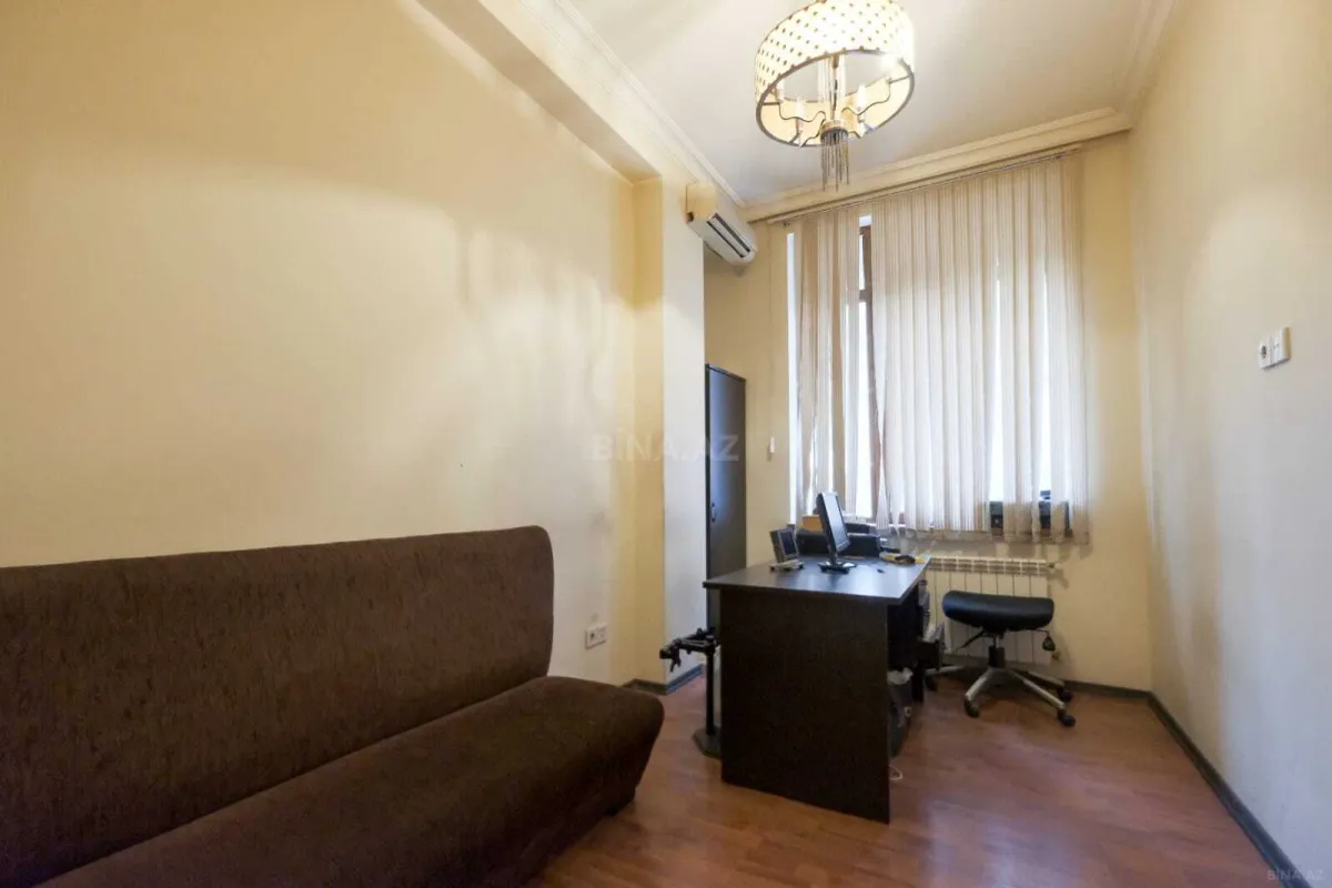 Satılır 7 otaqlı ofis 167 m²