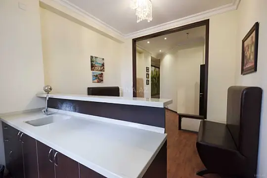 Satılır 7 otaqlı ofis 167 m²