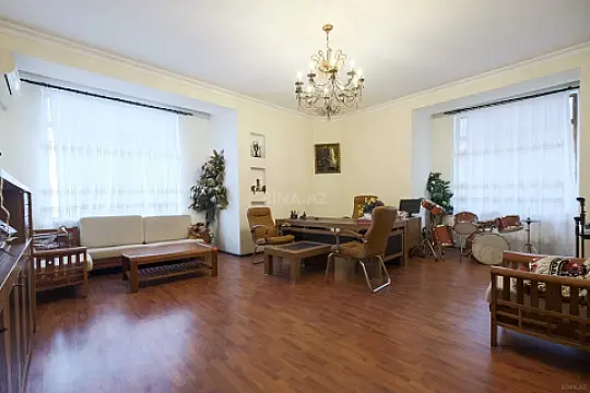 Satılır 7 otaqlı ofis 167 m² — Bakı, İnşaatçılar 7 otaq 167.00 m²