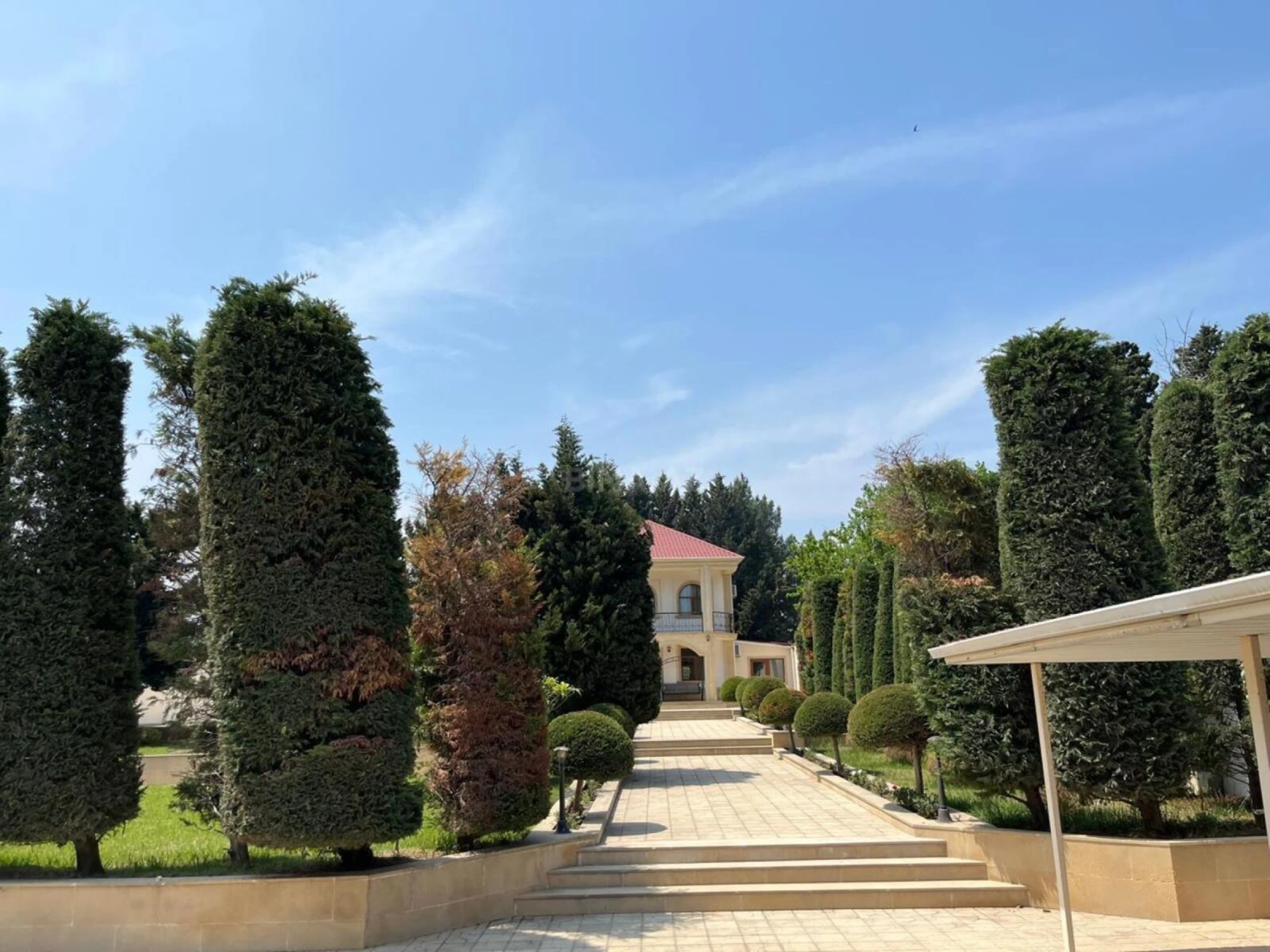 Kirayə verilir 4 otaqlı həyət evi 350 m²