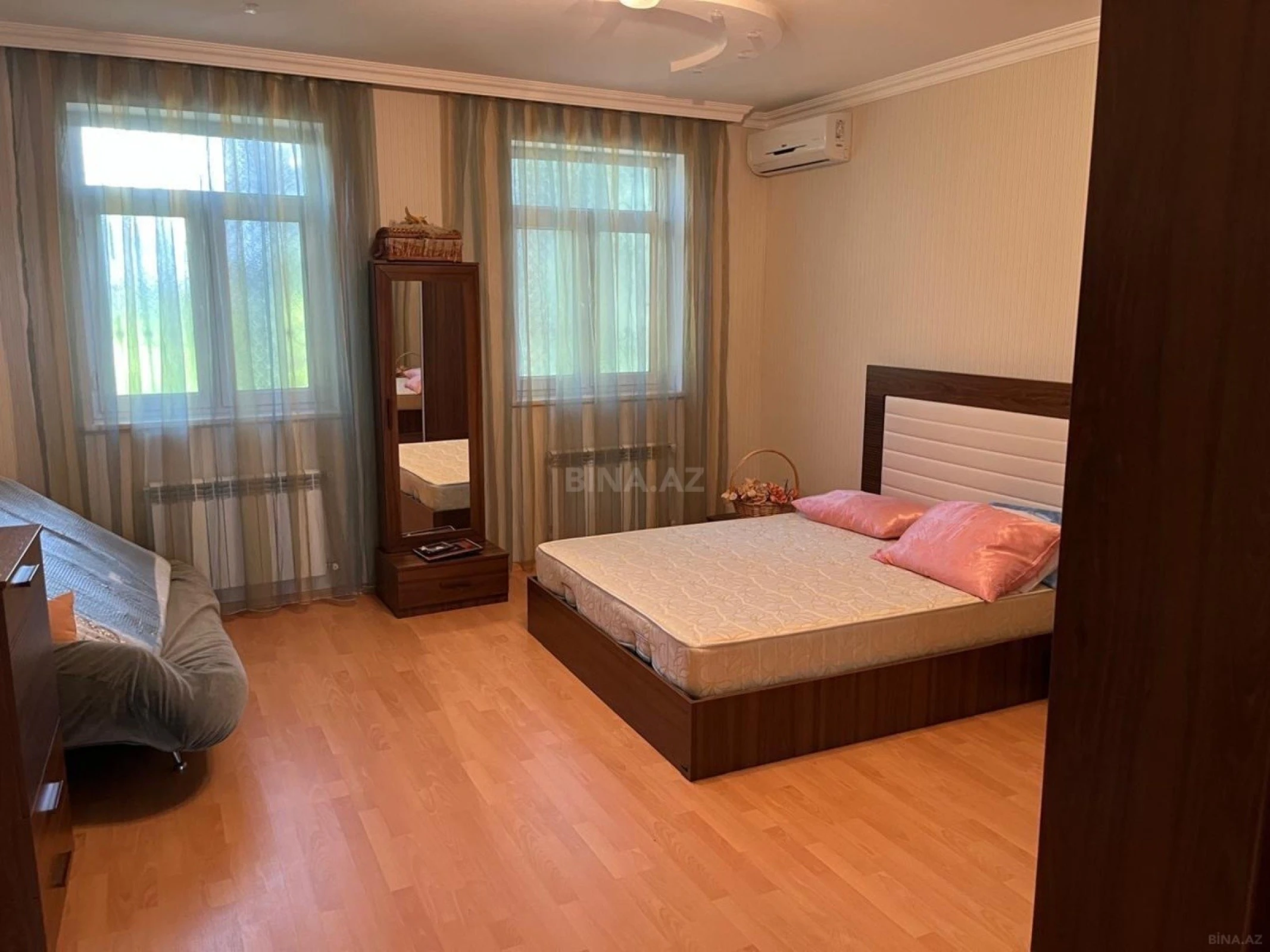 Kirayə verilir 4 otaqlı həyət evi 350 m²