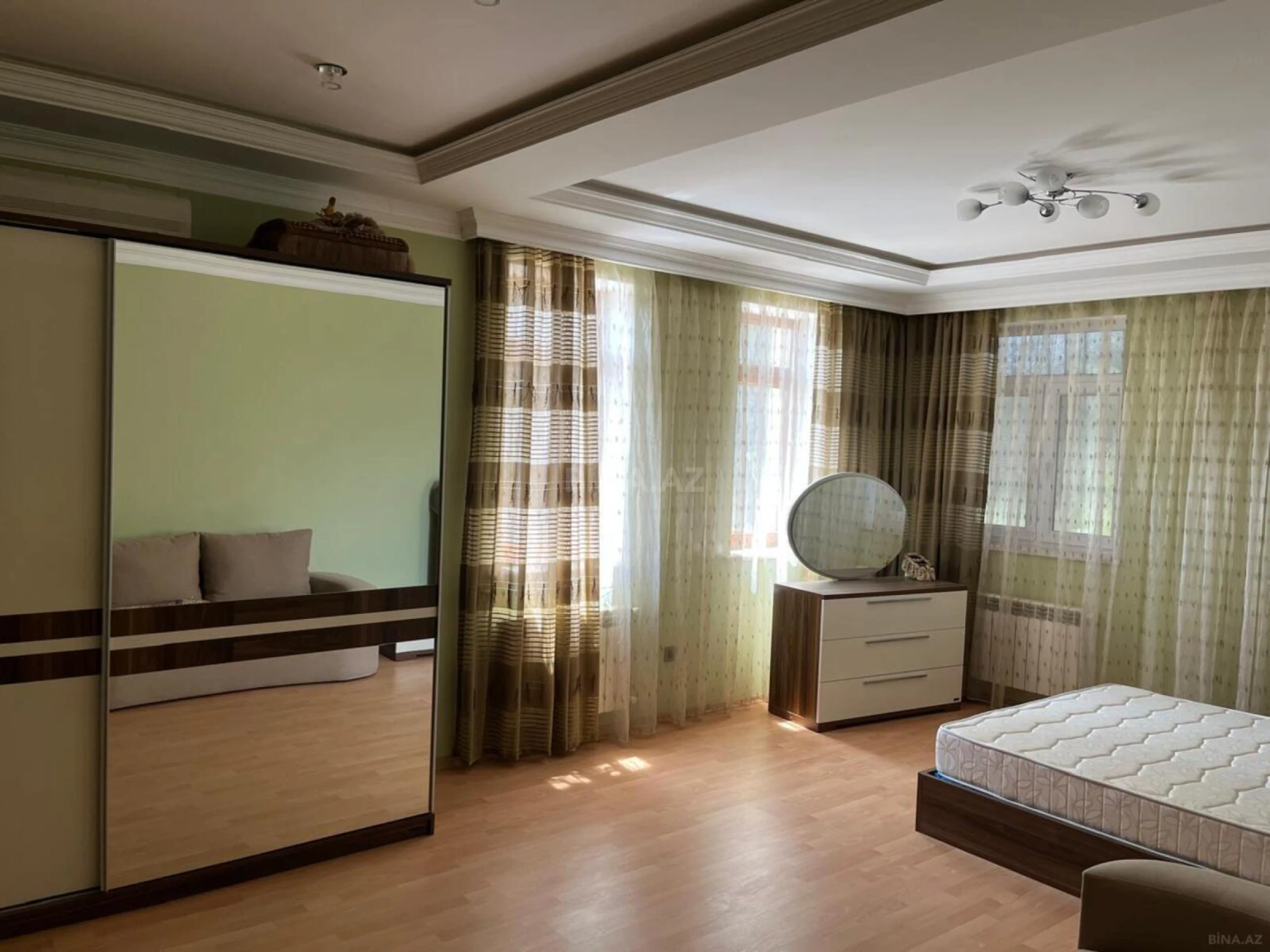 Kirayə verilir 4 otaqlı həyət evi 350 m²