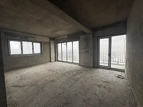 Satılır 3 otaqlı mənzil 163 m²