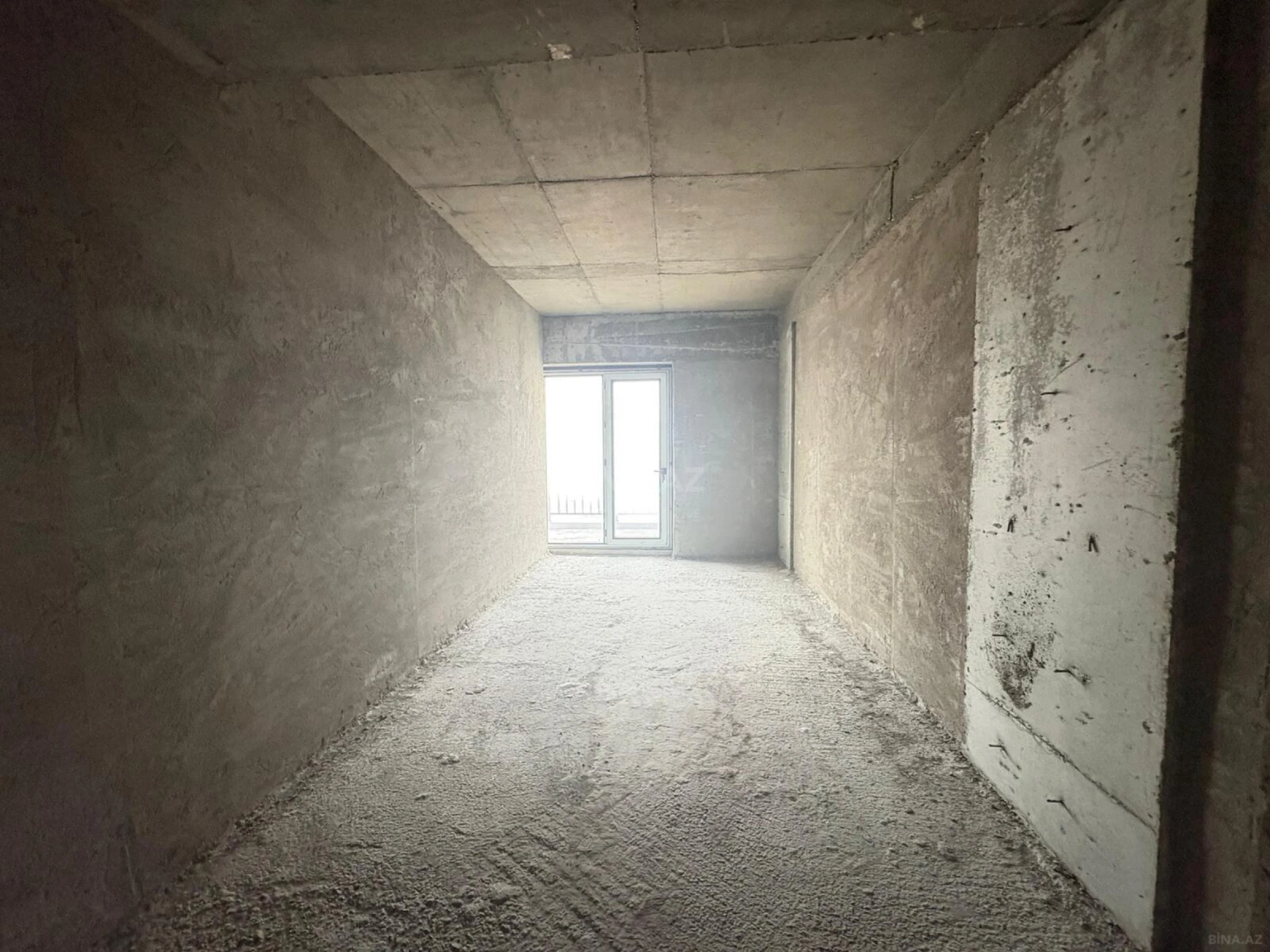 Satılır 3 otaqlı mənzil 163 m²