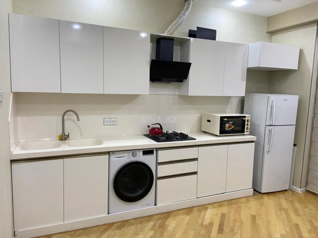 Kirayə verilir 3 otaqlı mənzil 154 m²