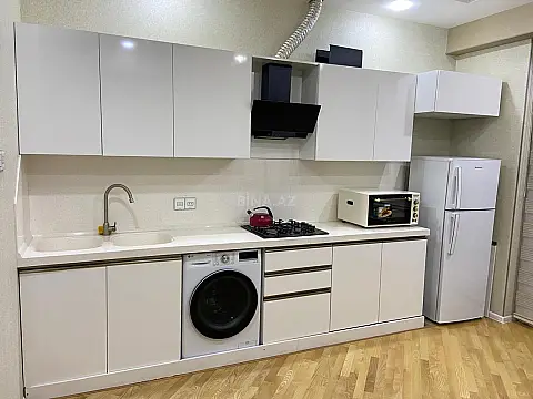 Kirayə verilir 3 otaqlı mənzil 154 m²