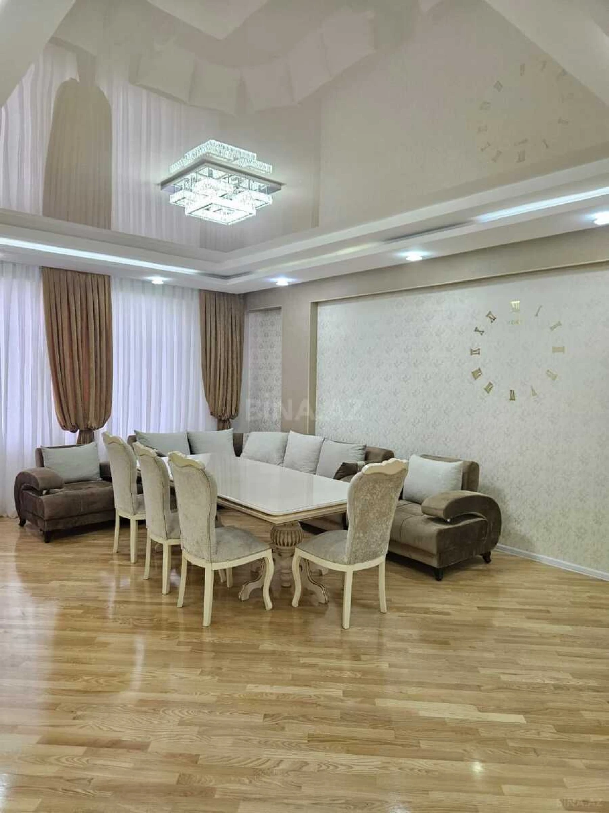 Kirayə verilir 3 otaqlı mənzil 154 m²