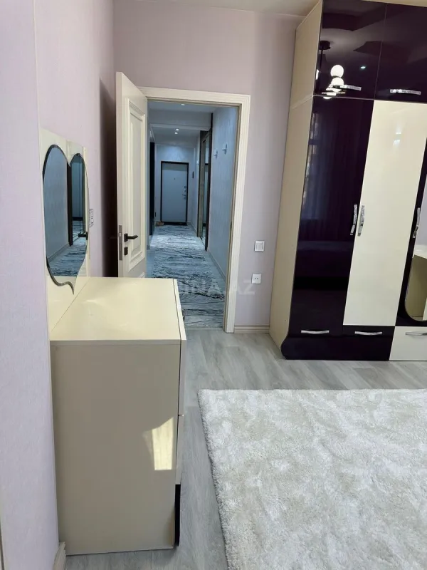 Satılır 3 otaqlı mənzil 115 m²