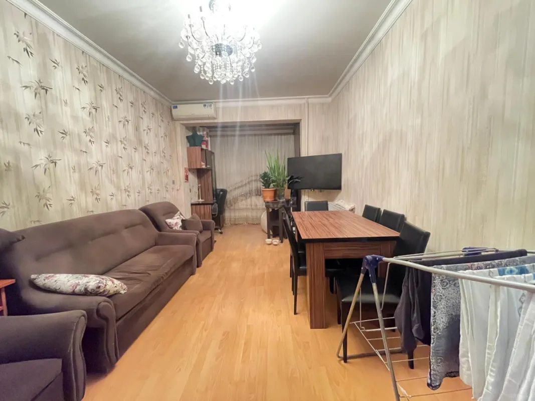 Satılır 2 otaqlı mənzil 42 m²