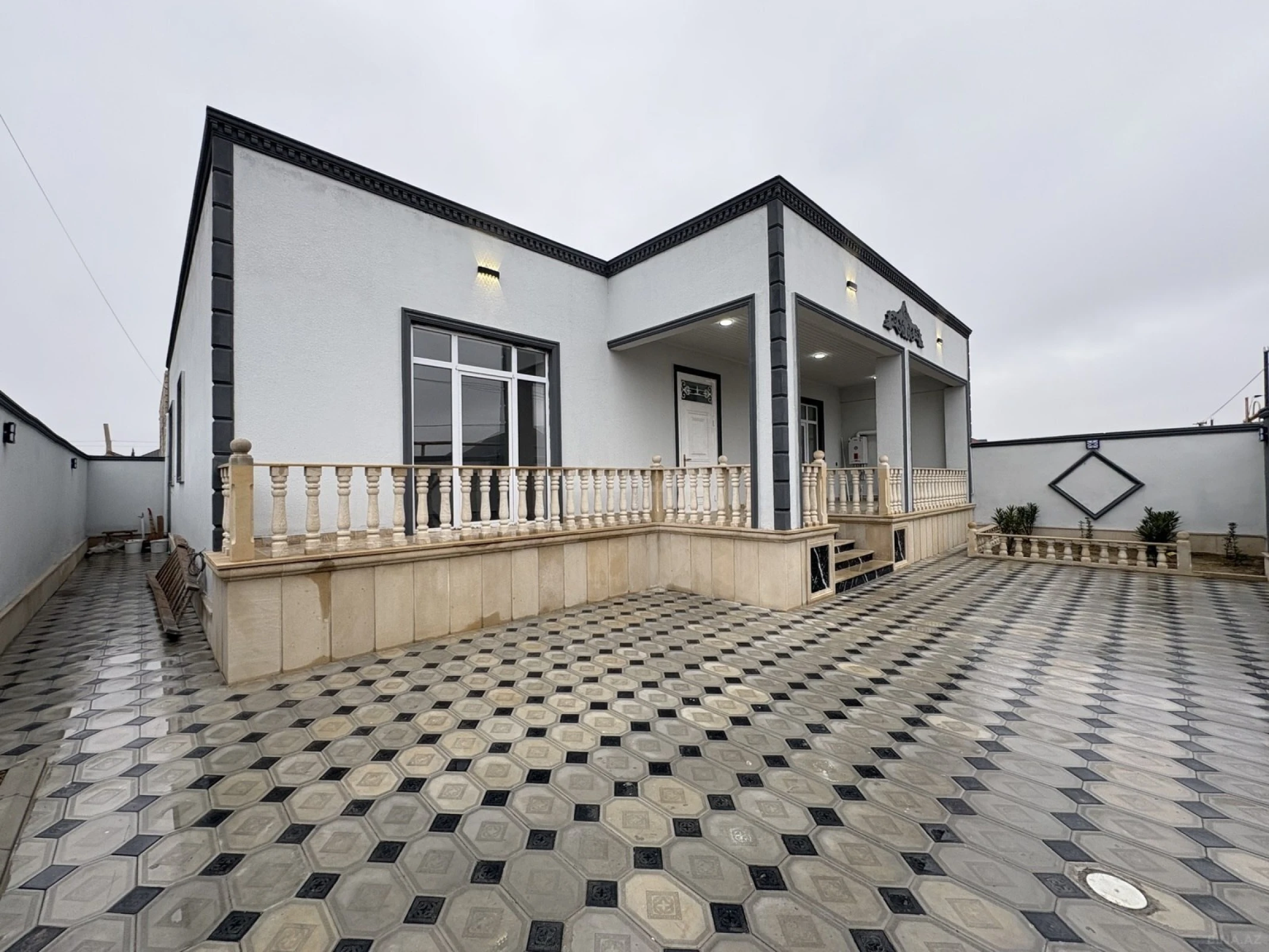 Satılır 4 otaqlı həyət evi 170 m²