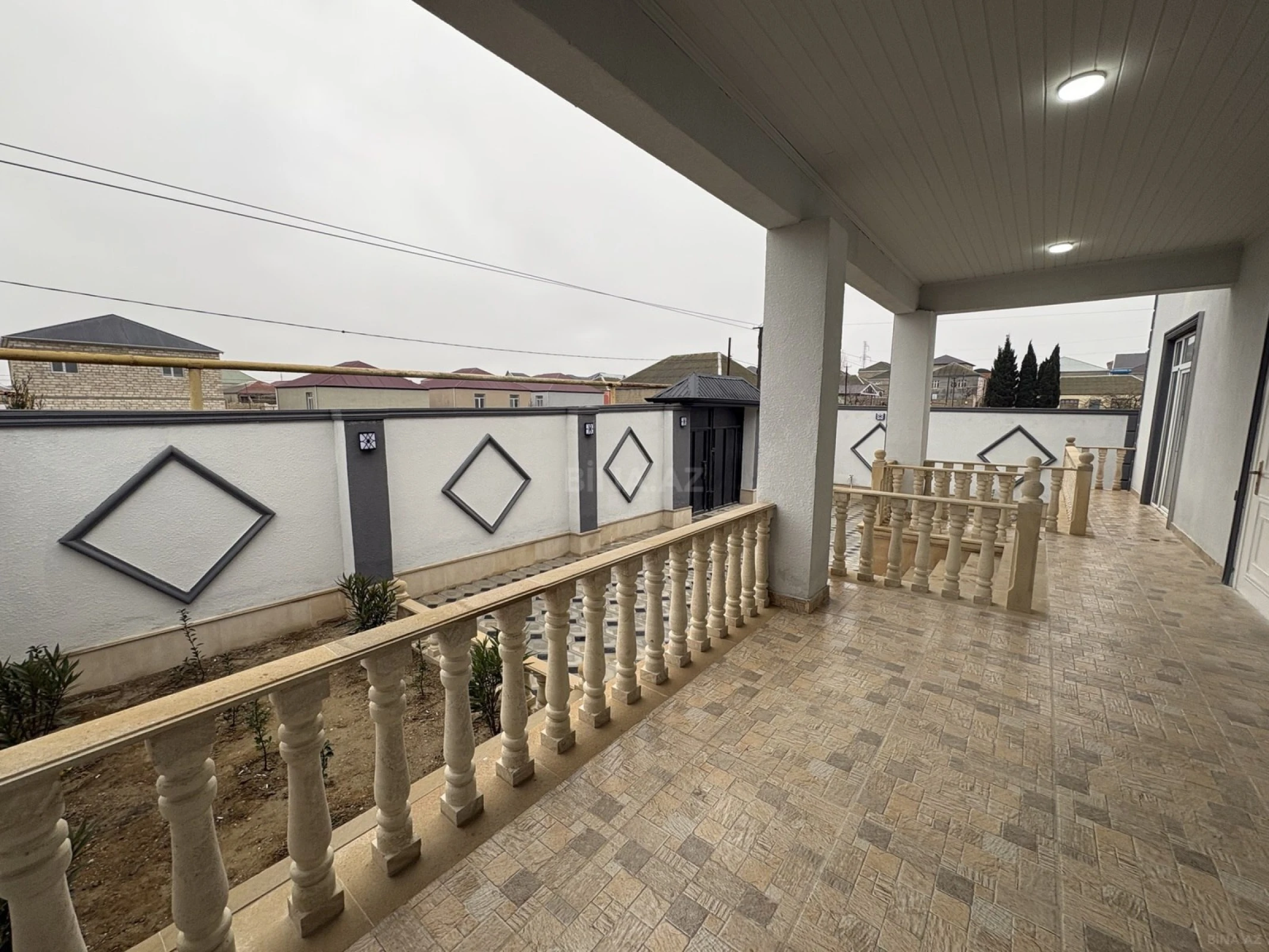Satılır 4 otaqlı həyət evi 170 m²