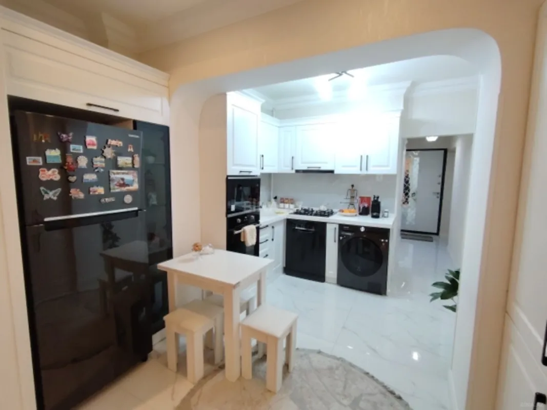 Satılır 3 otaqlı mənzil 110 m²